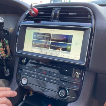 jaguar-f-pace-touch-Screen.jpg